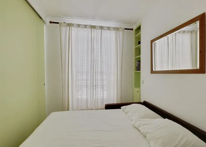 Unit 009 - Saint Germain Des Pres * Párizs